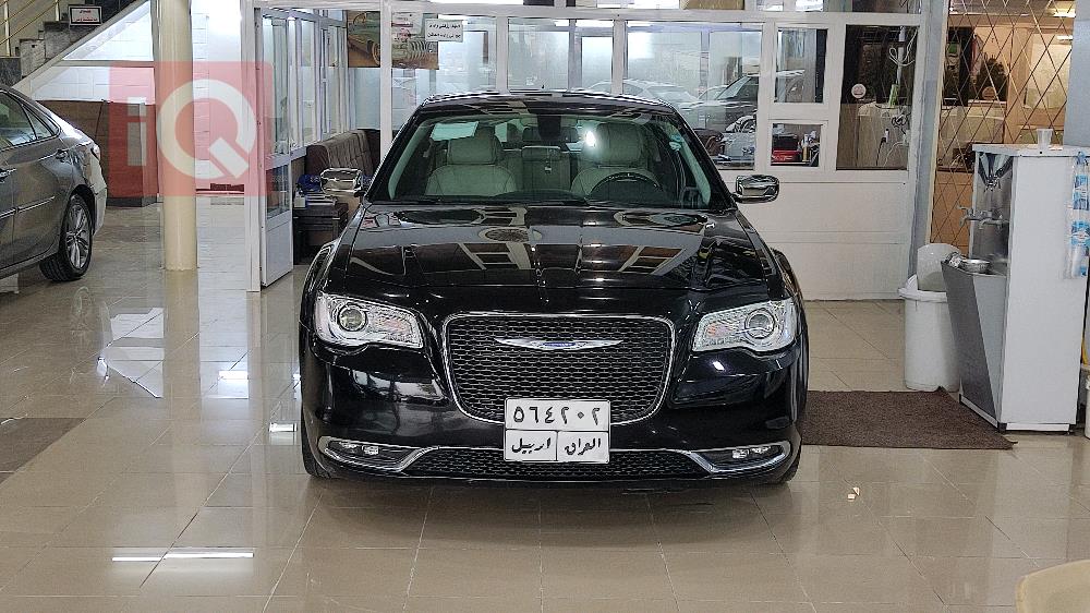 کرایسلەر 300